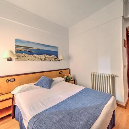 Voramar 3* 칼라 미요르
