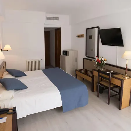 Отель Voramar Кала Миллор